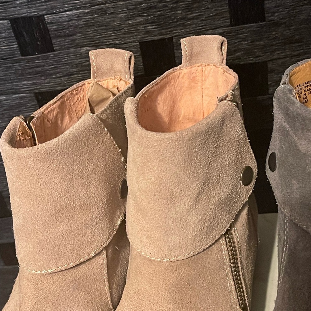 2 pair Nine West SZ6M Cowgirl Western Gray/ Taupe Suede Zip Ankle Boots READ - Picture 3 of 16